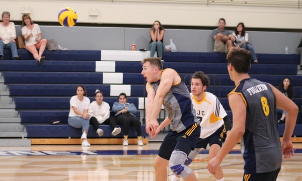 MEN’S VOLLEYBALL: TWO BIG WINS ON THE ROAD