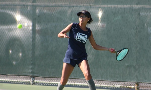 WOMEN'S TENNIS: OUTDUELING THE WARRIORS