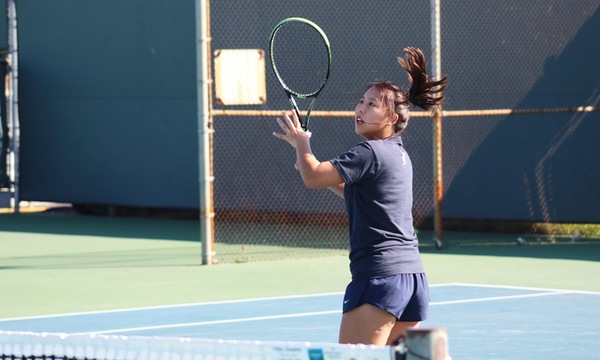 WOMEN'S TENNIS: STAYING HOT IN COLD WEATHER