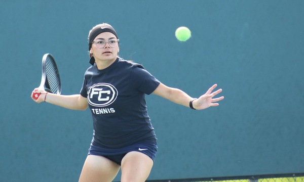 Sophomore Ashley Castro helped the Hornets clinch with a 6-0, 6-0 win.