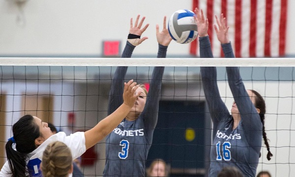 WOMEN'S VOLLEYBALL: HORNETS GRAB TWO WINS