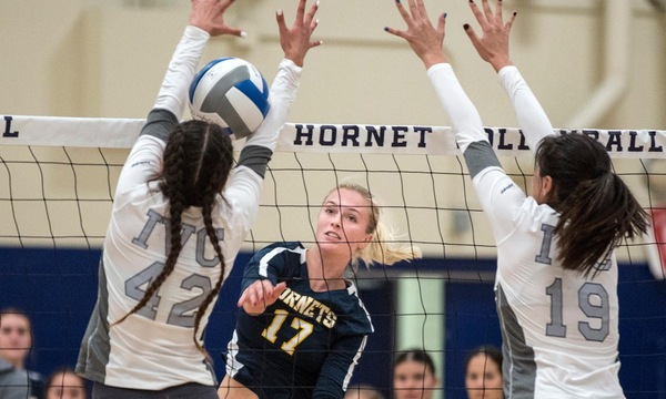 WOMEN'S VOLLEYBALL: STREAK ENDED BY NO. 1 IVC