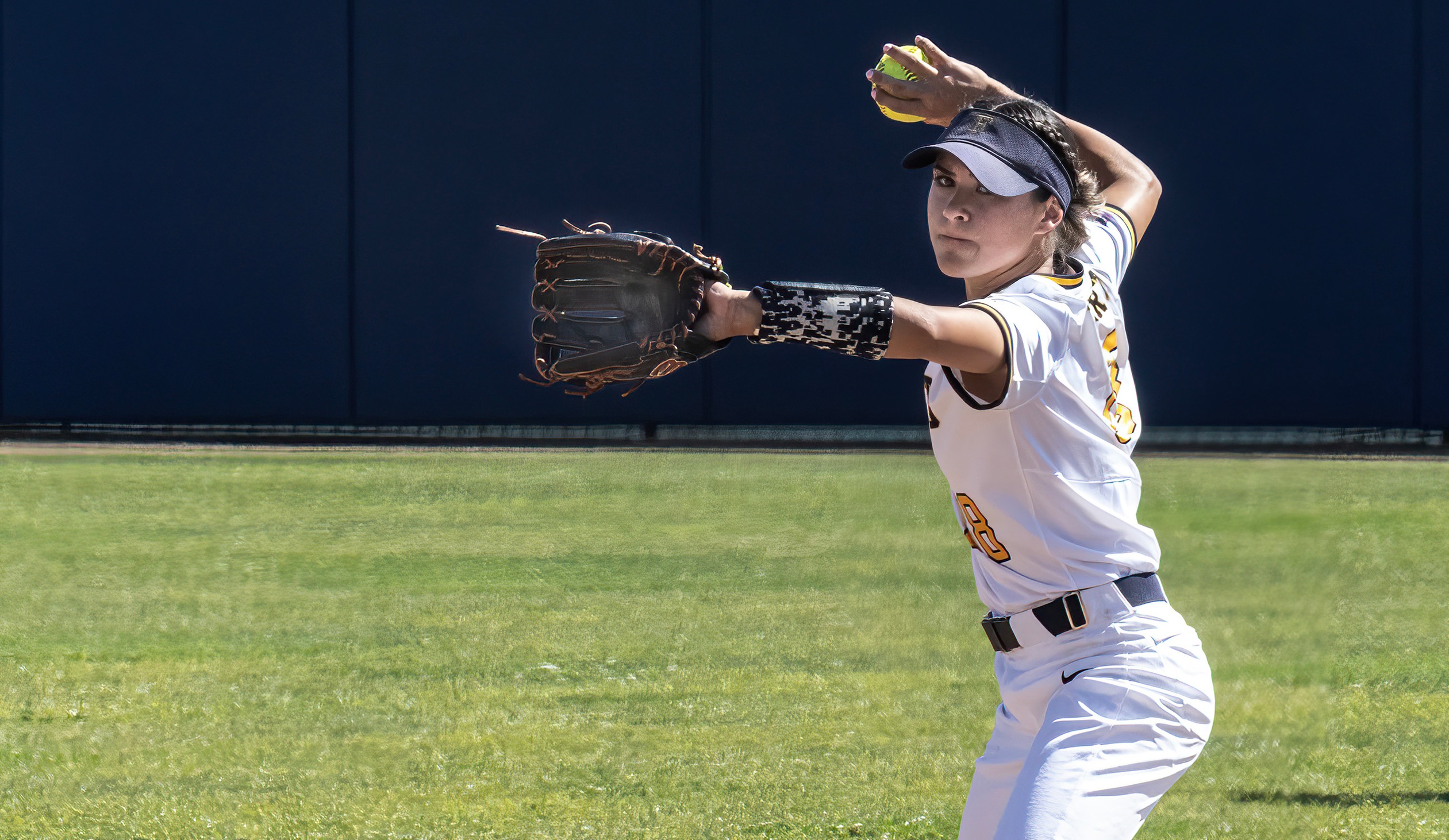 Jordan Elias Among Recipients of the Rawlings Gold Glove for Cal JC