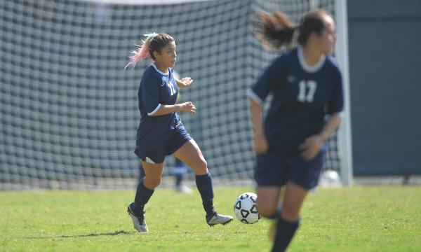 WOMEN'S SOCCER: TIED WITH MUSTANGS
