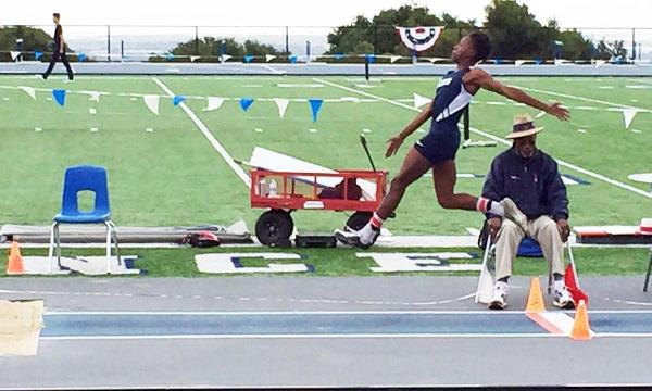 WOMEN'S TRACK & FIELD: A HORNET IS CROWNED AT THE STATE CHAMPIONSHIPS!