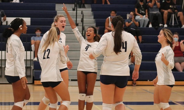 W. VOLLEYBALL: BREAKING THE SKID
