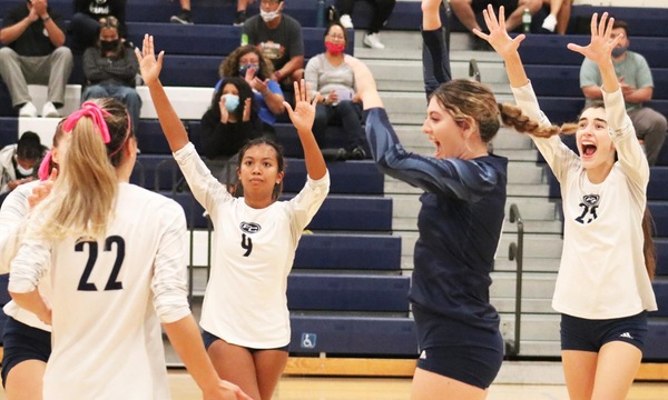 W. VOLLEYBALL: FC STUNS UNDEFEATED CYPRESS